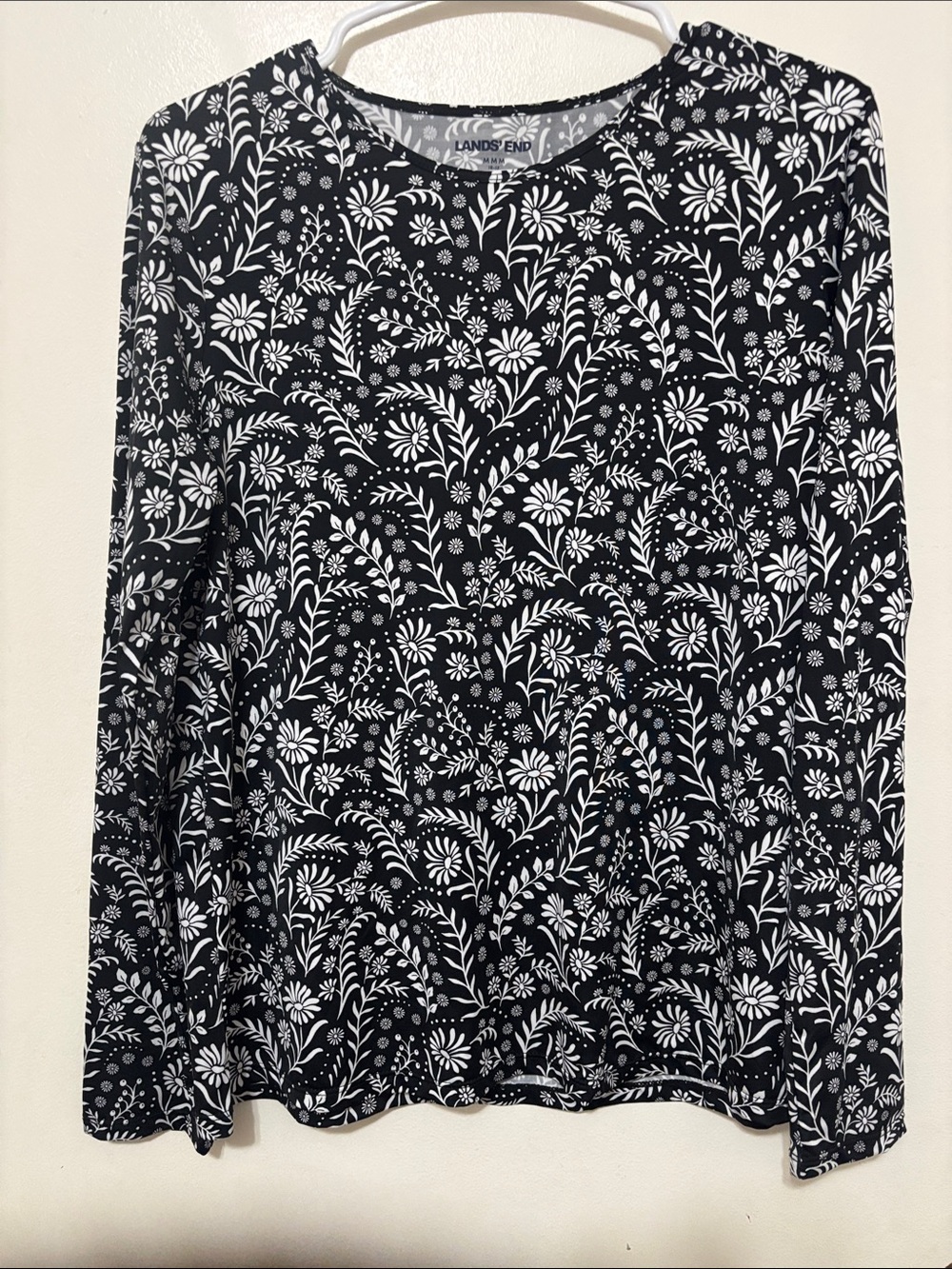 Lands' End Black White Floral Stretch Outdoor Long Sleeve Sun Tee Size M